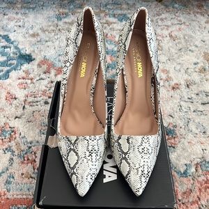 Over the Limit, Fashionnova Pumps